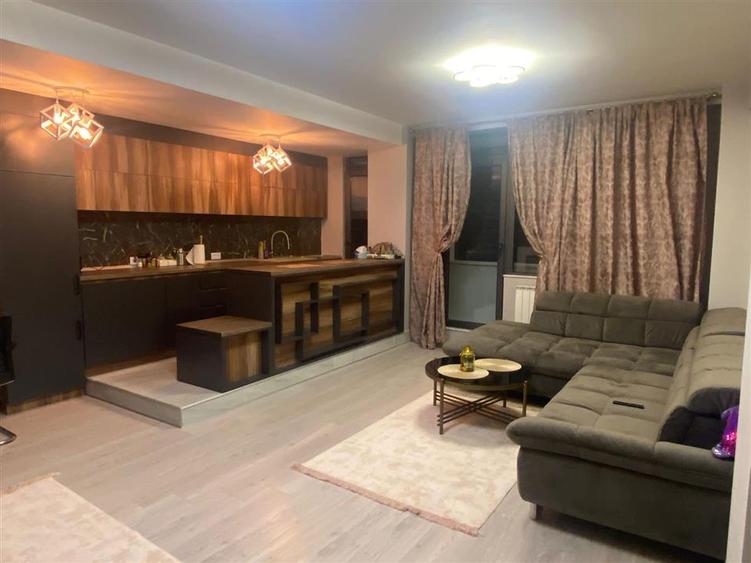 Apartament cu 2 camere decomandat în Universitate