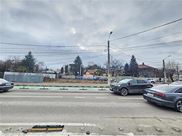 Teren construcție, în Ultracentral