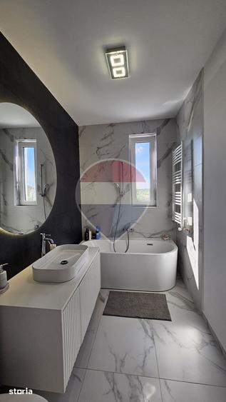 Casă cu 5 camere cu Teren 452 Mp în Corbeanca