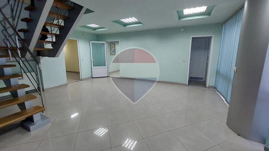 Spațiu comercial, de 880 mp, în Muntenii de Jos