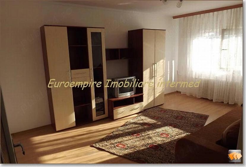 Apartament cu 2 camere decomandat, mobilat în Dacia