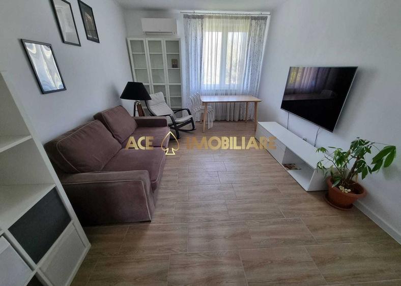 Apartament cu 3 camere semidecomandat, mobilat în Ștefan cel Mare