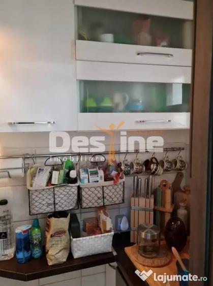 Apartament cu 3 camere decomandat în Bucovina
