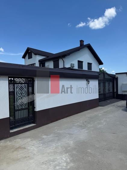 Casă cu 5 camere în Copăceni