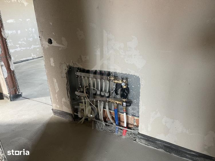 Casă cu 4 camere decomandat cu Teren 476 Mp în Central