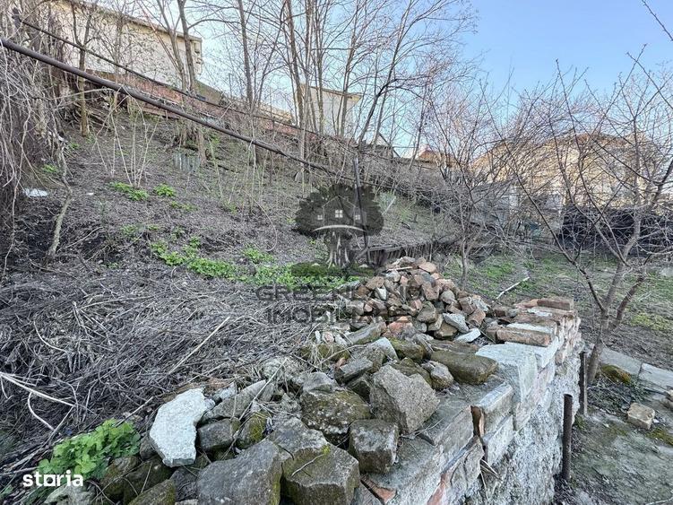 Casă cu 3 camere decomandat în Central