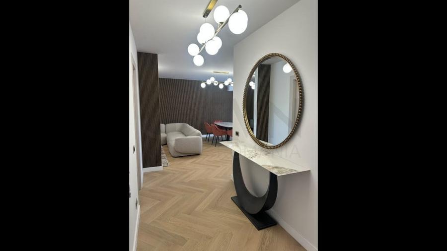 Apartament cu 3 camere decomandat în Iancu Nicolae