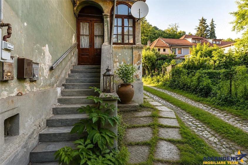 Casă cu 2 camere cu Teren 185 Mp în Centrul Istoric