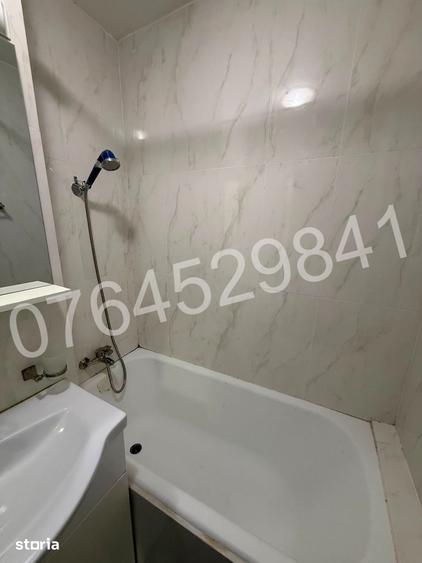 Apartament cu 2 camere decomandat în Tei