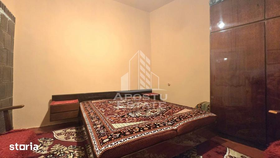 Casă cu 3 camere nedecomandat cu Teren 698 Mp în Pârneava