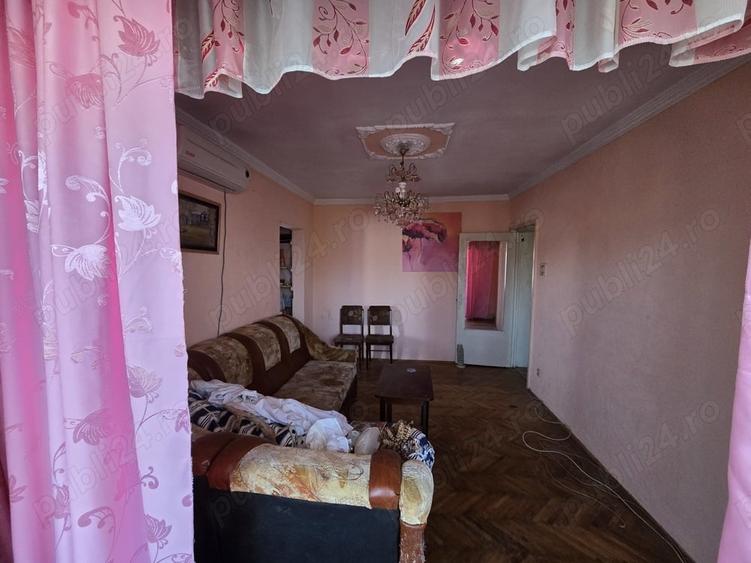 Apartament cu 3 camere semidecomandat în Central