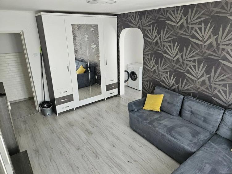 Inchiriez apartament 2 camere Semidecomandat ?os. Fundeni nr. 1 bloc 38 - 8
