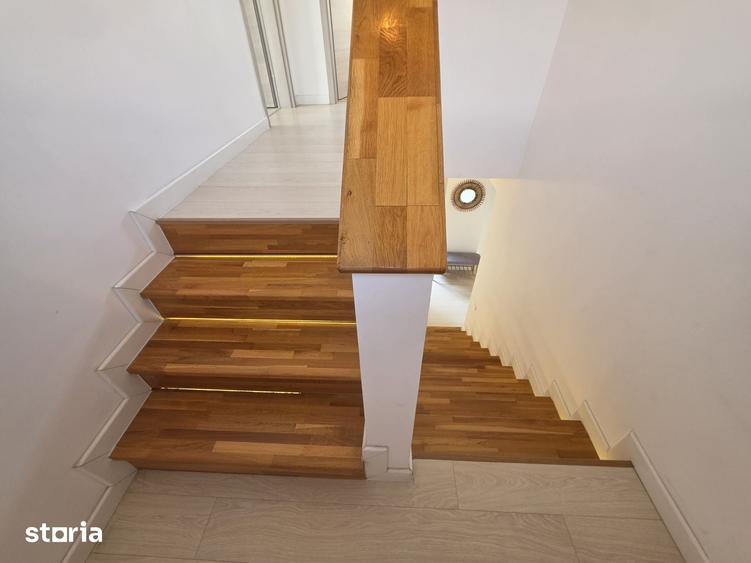 Casă cu 5 camere cu Teren 250 Mp în Central