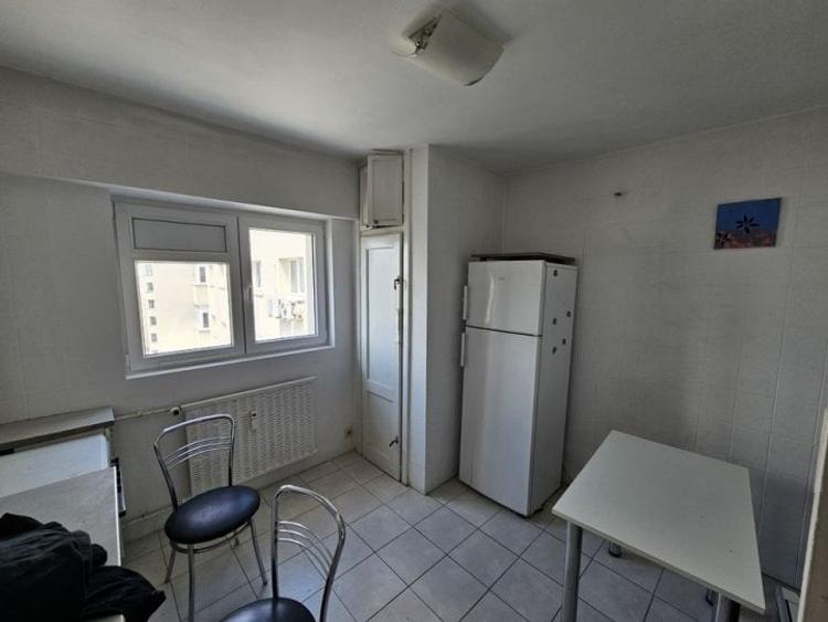 Apartament cu 4 camere decomandat, mobilat în Obor