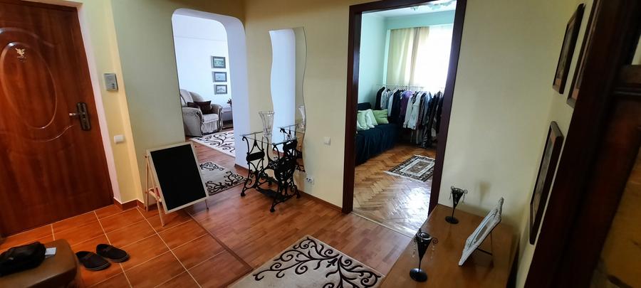 Apartament cu 4 camere în Central