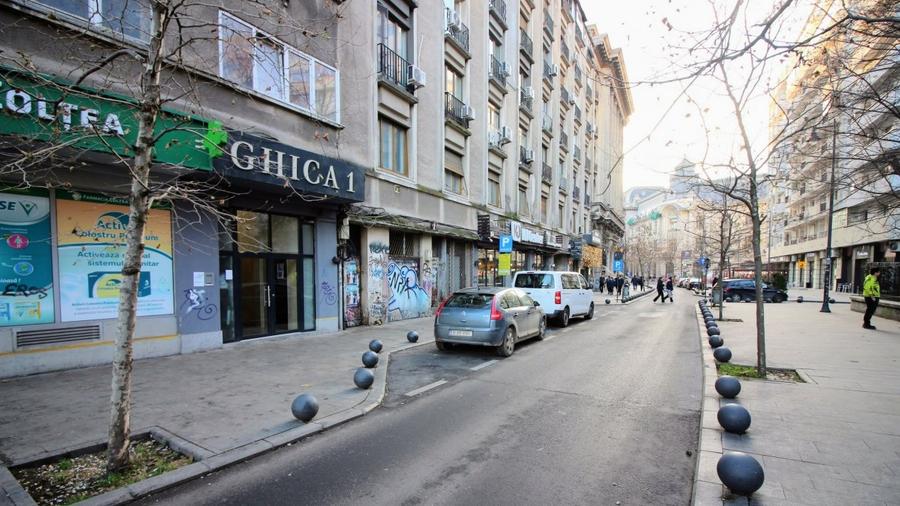 Garsonieră decomandată, mobilată în Universitate