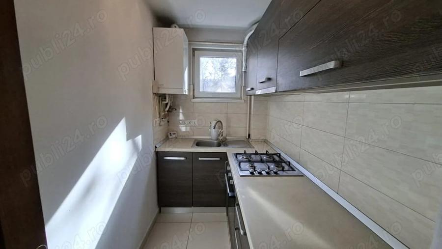 Apartament cu 3 camere semidecomandat în Budai