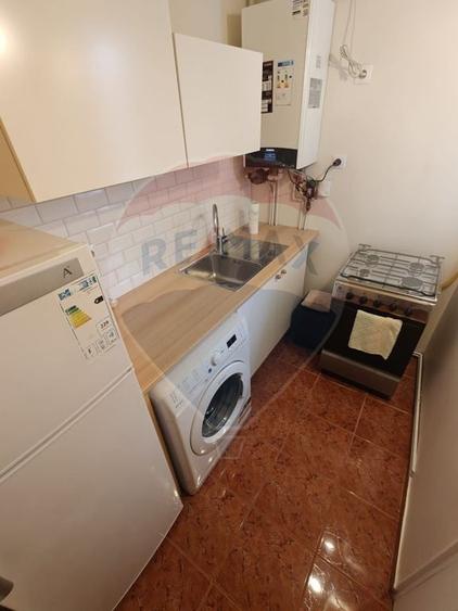 Garsonieră decomandată în Central