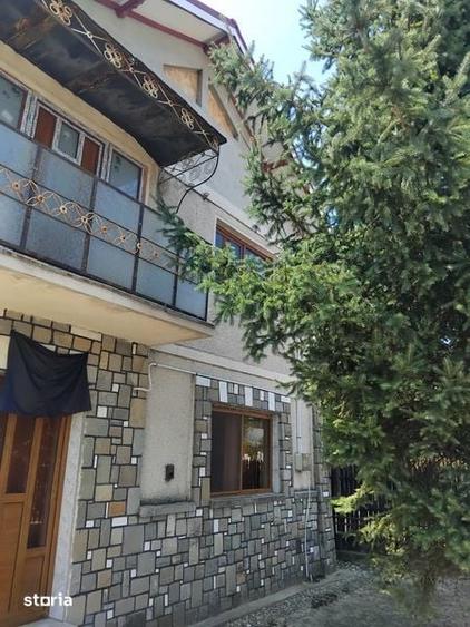 Casă cu 4 camere cu Teren 200 Mp în Filipeștii de Pădure
