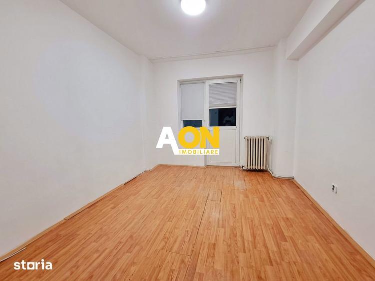Apartament cu 3 camere, mobilat în Cetate