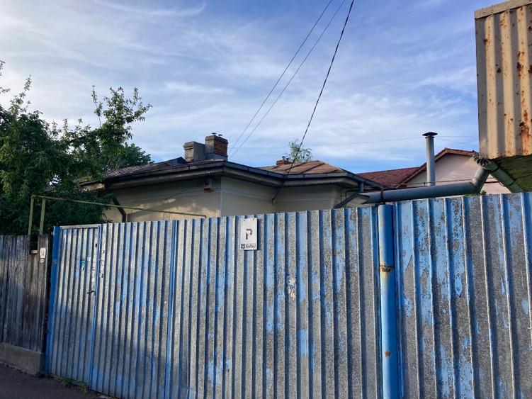 Casă individuală cu 2 camere cu Teren 298 Mp în Bucureștii Noi