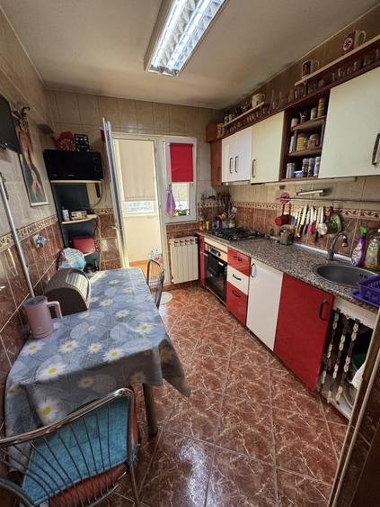 Apartament cu 3 camere decomandat în Poștei - Bucov