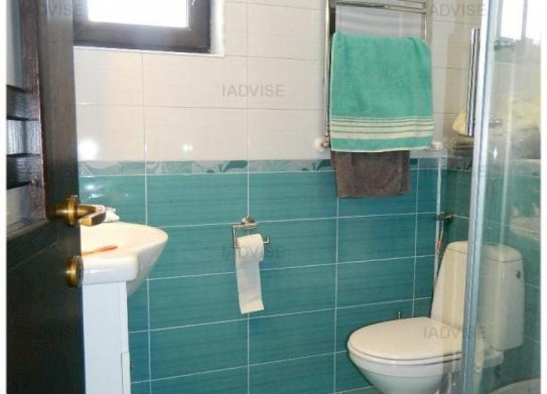 Casă individuală cu 5 camere cu Canalizare în Hărman