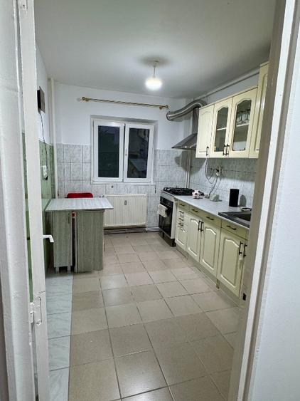 Apartament cu 3 camere decomandat în Gorjului