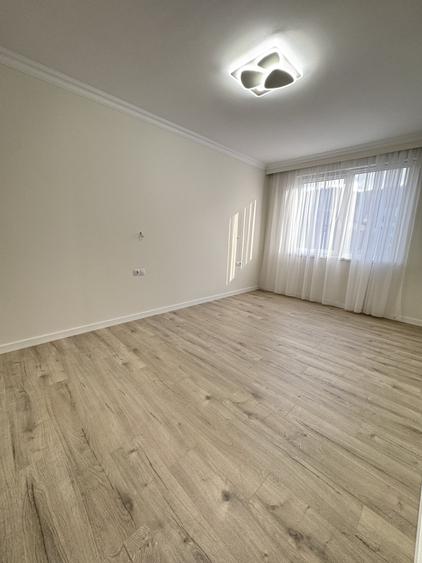 Apartament cu 4 camere semidecomandat, mobilat în Florești