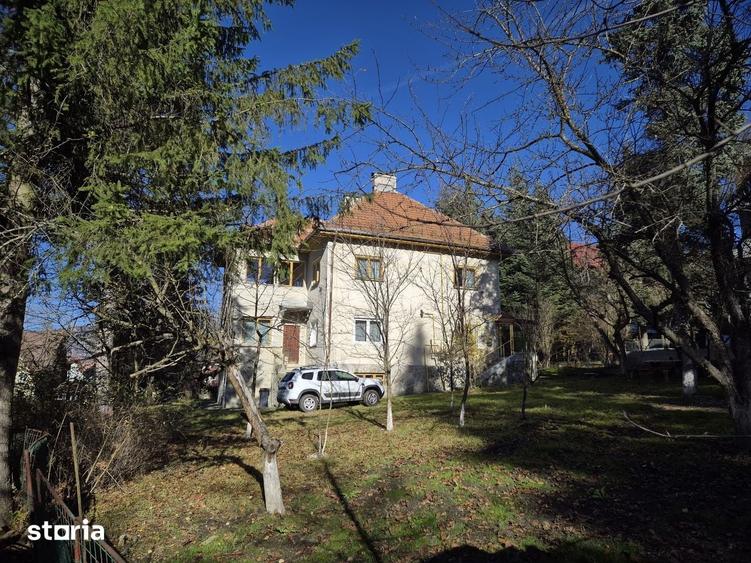Casa de vanzare, 10 camere, garaj, pivni?a, posibilitate apartamentare - 2