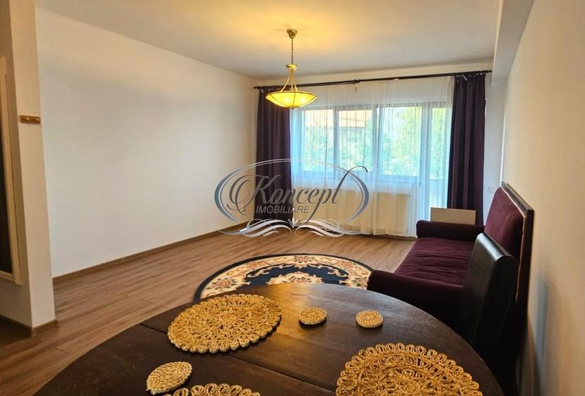 Apartament cu 4 camere semidecomandat, mobilat în Europa