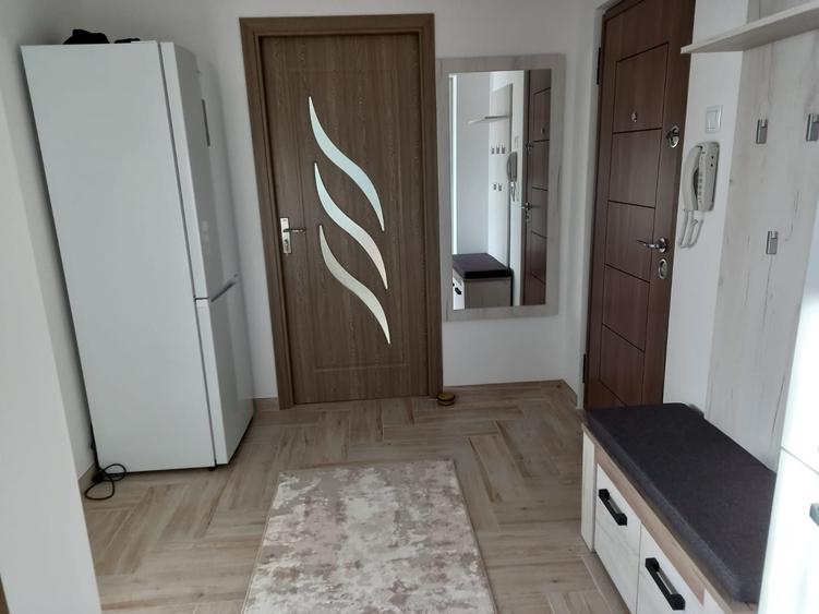 Apartament cu 2 camere decomandat în Tomis III