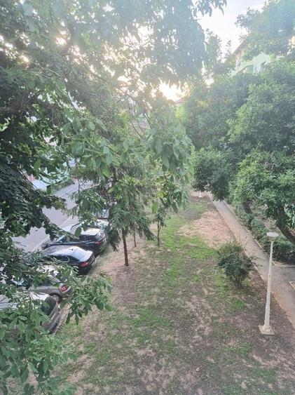 Apartament cu 2 camere semidecomandat, mobilat în Dâmbovița