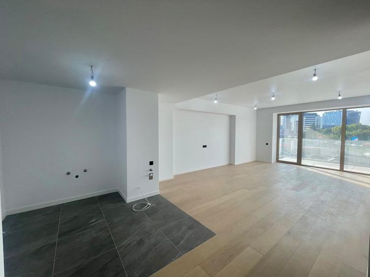 Apartament cu 3 camere decomandat în Barbu Văcărescu