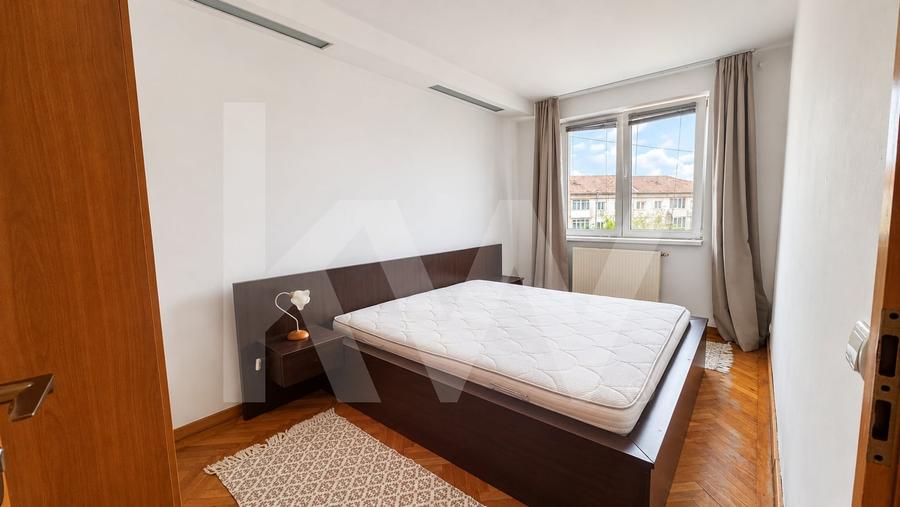 Apartament cu 3 camere decomandat, mobilat în Hipodrom 3