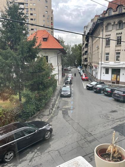 Apartament cu 4 camere decomandat, mobilat în Unirii