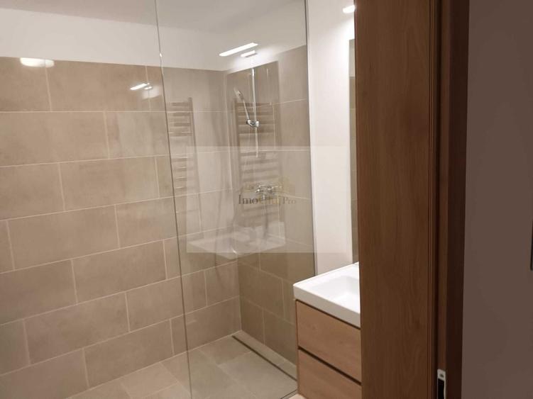 Apartament cu 2 camere semidecomandat, mobilat în Semicentral