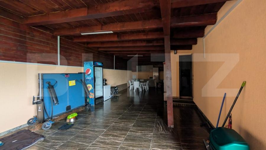 Casă individuală cu 5 camere cu Garaj în Sud