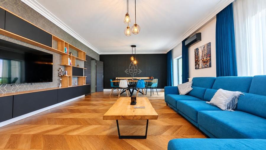 Apartament cu 4 camere decomandat în Lacul Tei