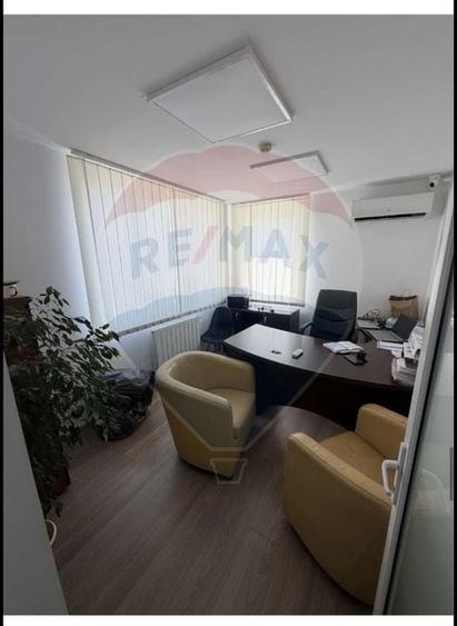 Casă individuală cu 6 camere cu Teren 100 Mp în Banu Manta