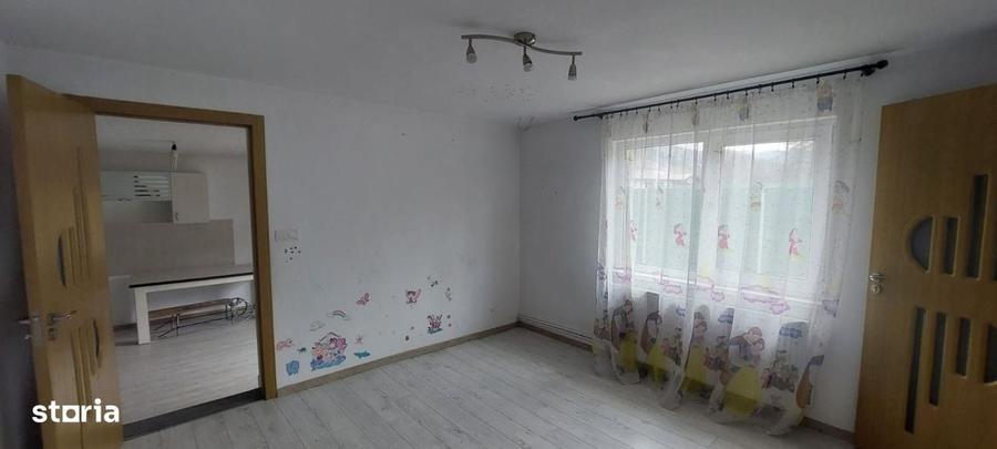 Casă cu 3 camere cu Teren 208 Mp în Moieciu
