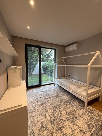 Apartament cu 4 camere în Iancu Nicolae