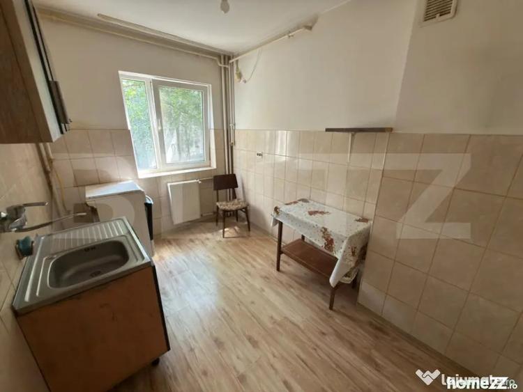 Apartament cu 2 camere decomandat în Vest