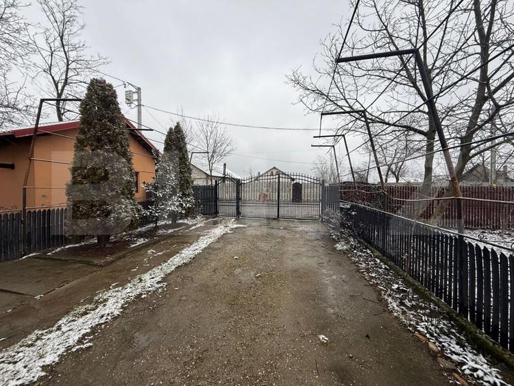 Casă individuală cu 4 camere cu Teren 1237 Mp în Sud-Vest