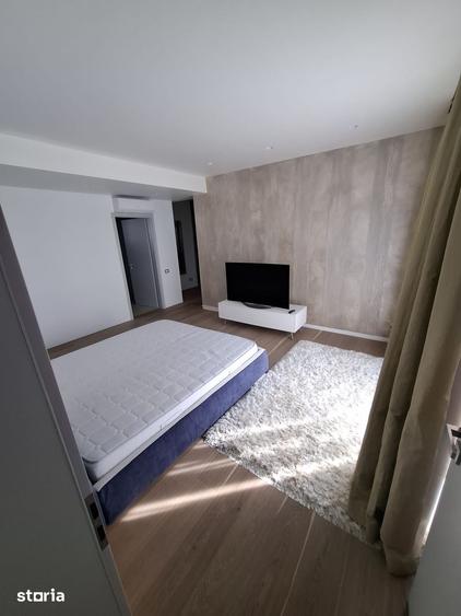 Casă cu 6 camere cu Teren 1000 Mp în Central