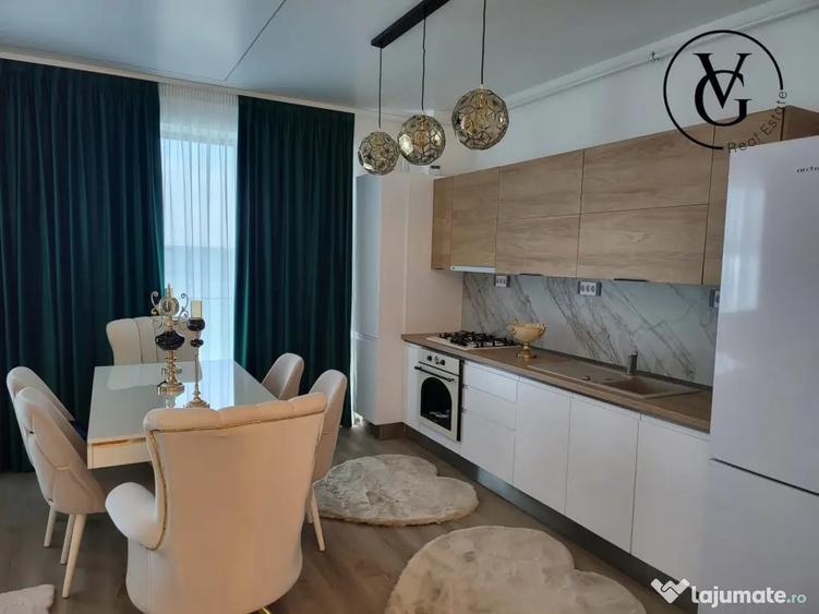 Apartament cu 4 camere decomandat în Central