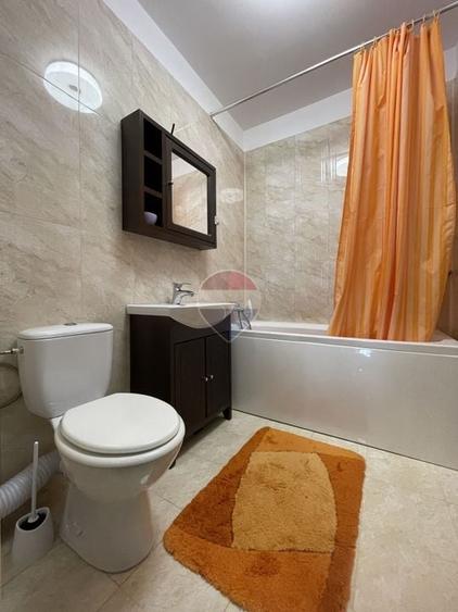 Apartament cu 2 camere decomandat, mobilat în Central