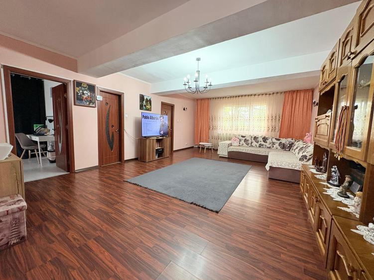Duplex cu 3 camere cu Canalizare în Valu lui Traian