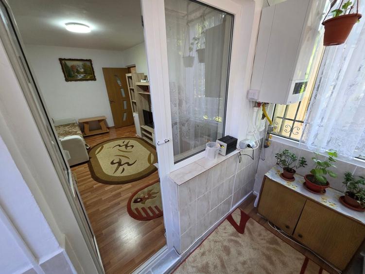Apartament cu 2 camere semidecomandat, mobilat în Tomis Nord