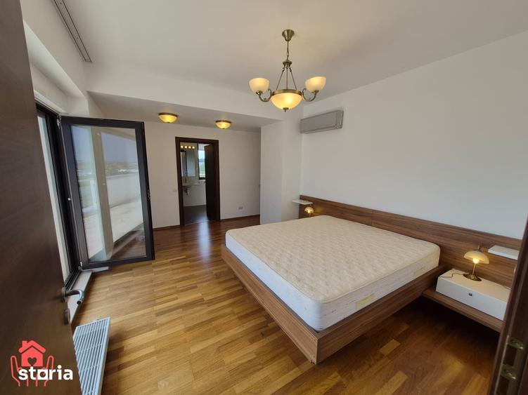 Apartament cu 4 camere decomandat în Est